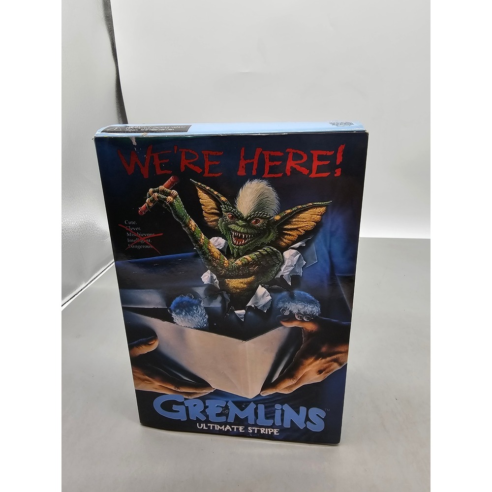 NECA Gremlins Ultimate Stripe Action Figure 7" Scale Chainsaw Skateboard 1984